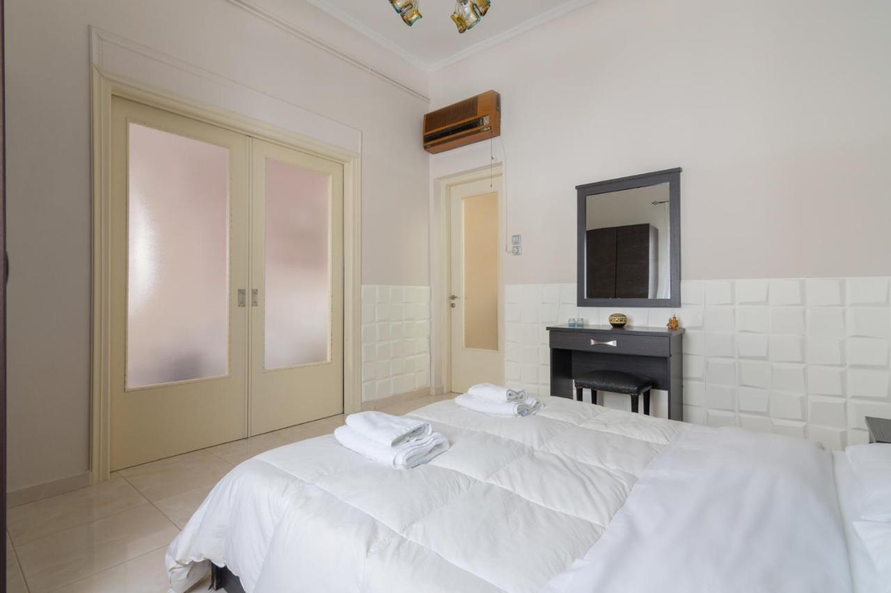 Delightful 2 Bedroom Flat Next To Mikrolimano Piraeus Exterior photo