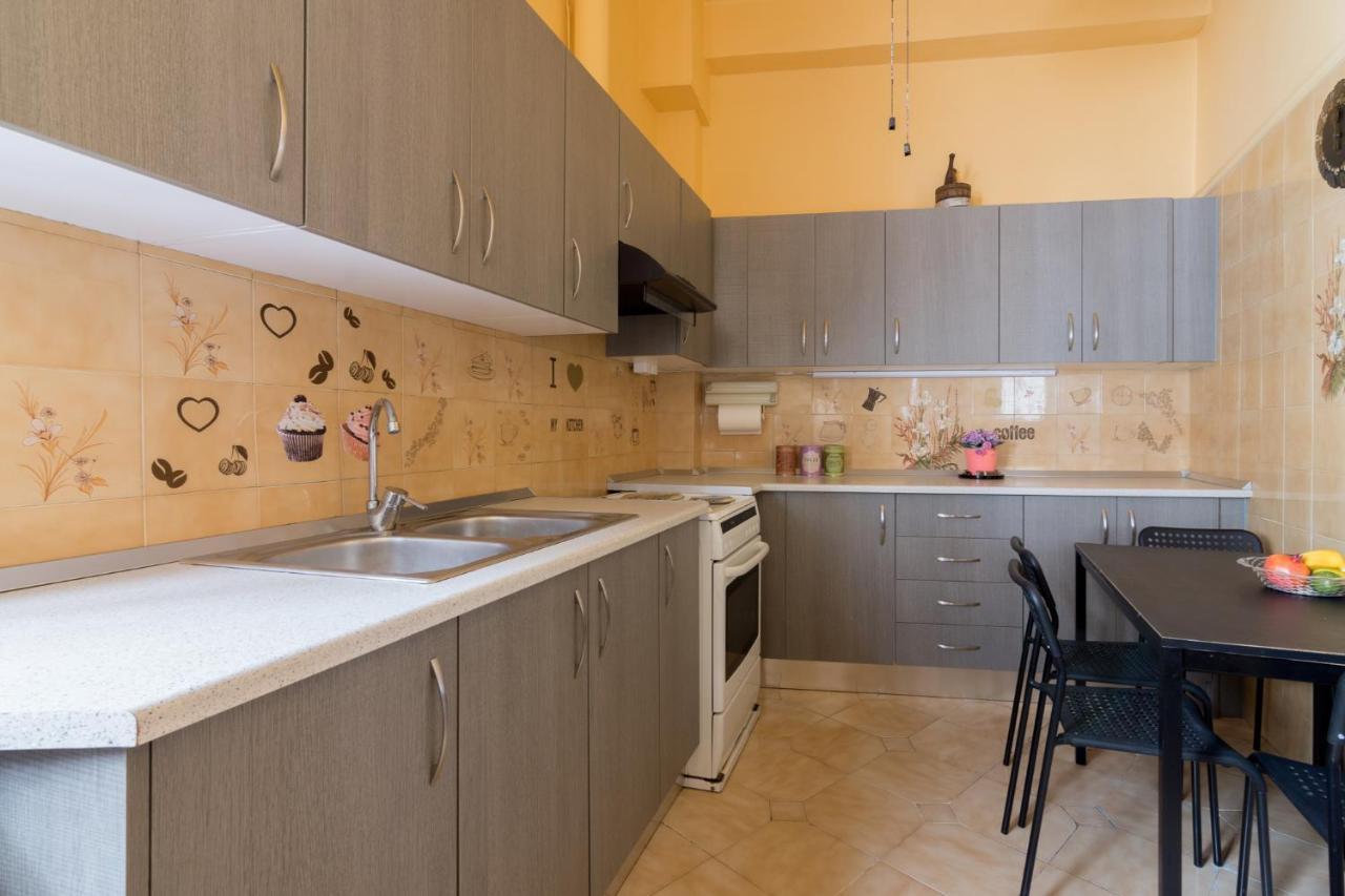 Delightful 2 Bedroom Flat Next To Mikrolimano Piraeus Exterior photo